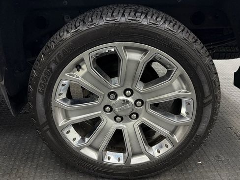 Used 2018 GMC Sierra 1500 Denali w/ Denali Ultimate Package image 11