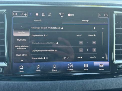 Certified 2024 Chrysler Pacifica Touring-L FWD image 33