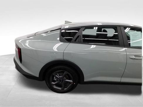 Used 2025 Kia K4 LXS image 18