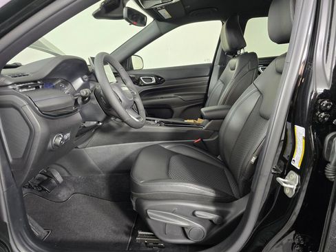 New 2026 Jeep Compass Latitude AWD/4WD image 17