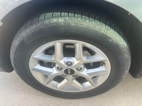Used 2023 Kia Soul LX w/ LX Technology Package FWD image 14
