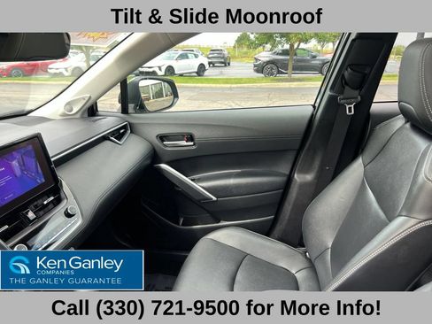 Used 2023 Toyota Corolla Cross XLE w/ Convenience Package FWD image 40