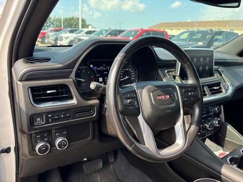 Used 2021 GMC Yukon SLT w/ Rear Media and Nav Package AWD/4WD image 10
