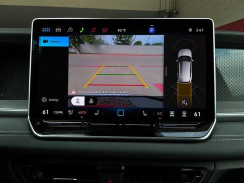 Used 2026 Volkswagen Tiguan SE FWD image 35
