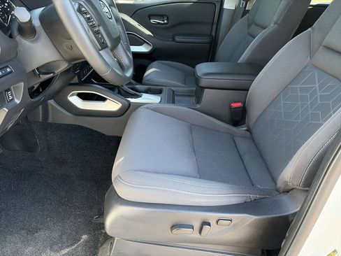 Certified 2025 Nissan Frontier SV w/ SV Convenience Package RWD image 31