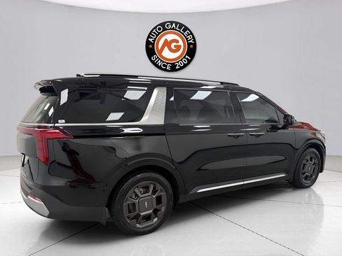 Used 2025 Kia Carnival SX FWD image 7