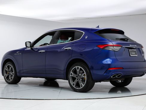 Certified 2023 Maserati Levante GT AWD/4WD image 3