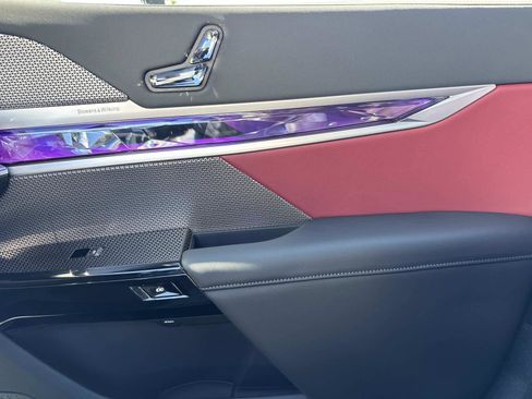 New 2026 BMW 740i xDrive w/ Premium Package image 24