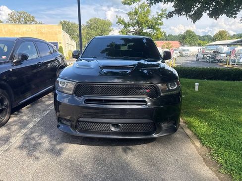 Used 2018 Dodge Durango R/T w/ Technology Group AWD/4WD image 2