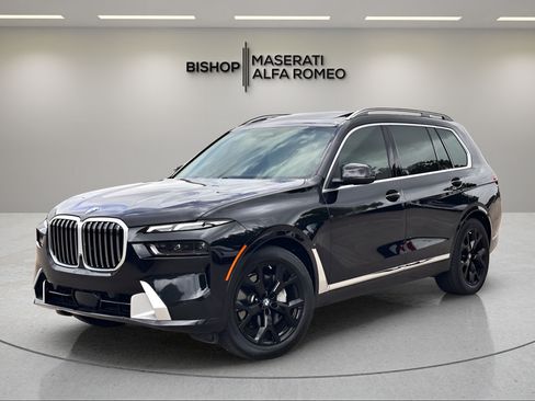 Used 2025 BMW X7 xDrive40i w/ Premium Package AWD/4WD image 2