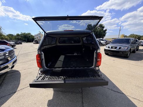 Used 2019 Chevrolet Colorado W/T RWD image 12