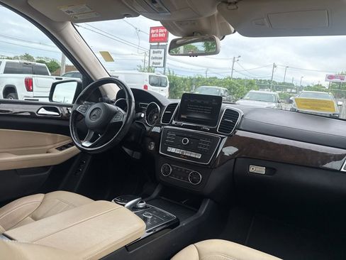 Used 2019 Mercedes-Benz GLS 450 4MATIC image 26