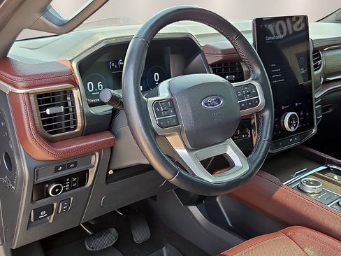 Used 2023 Ford Expedition Limited AWD/4WD image 15