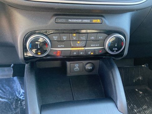 Used 2022 Ford Escape SEL image 19