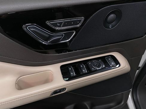 Used 2021 Lincoln Aviator Reserve w/ Equipment Group 201A image 34