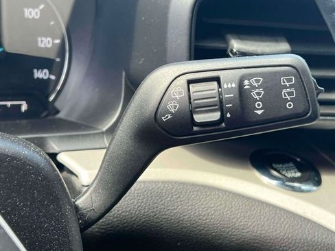 Used 2023 Ford Explorer XLT AWD/4WD image 23