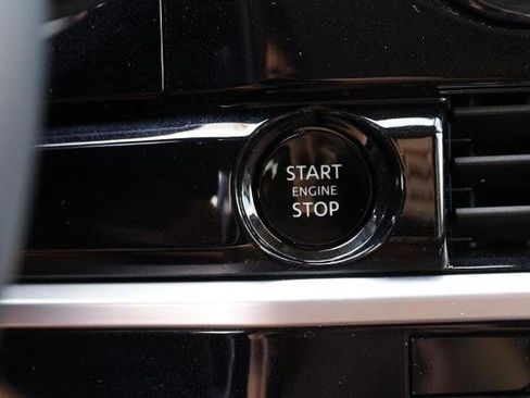 Used 2025 Nissan Pathfinder Platinum AWD/4WD image 17