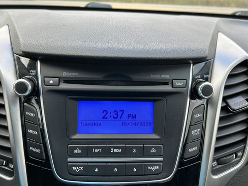 Used 2015 Hyundai Elantra GT w/ Option Group 02 image 22