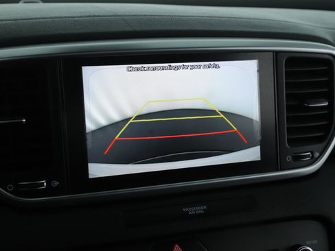 Used 2020 Kia Sportage S image 13