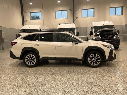 Used 2024 Subaru Outback Limited AWD/4WD image 4