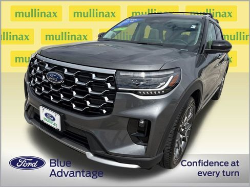 Used 2025 Ford Explorer Platinum w/ Ultimate Package image 11