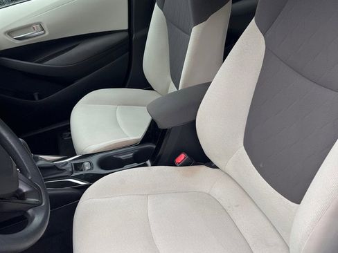 Used 2021 Toyota Corolla LE image 6
