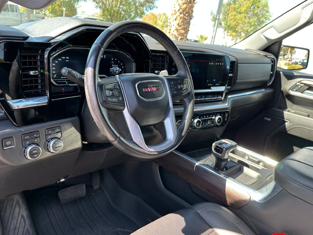 Used 2023 GMC Sierra 1500 SLT w/ SLT Premium Package AWD/4WD image 22