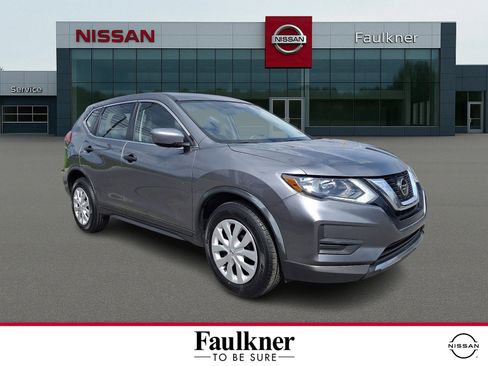 Used 2018 Nissan Rogue S image 1