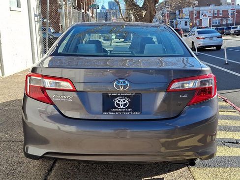 Used 2013 Toyota Camry LE image 5