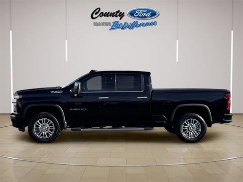 Used 2020 Chevrolet Silverado 2500 High Country image 3