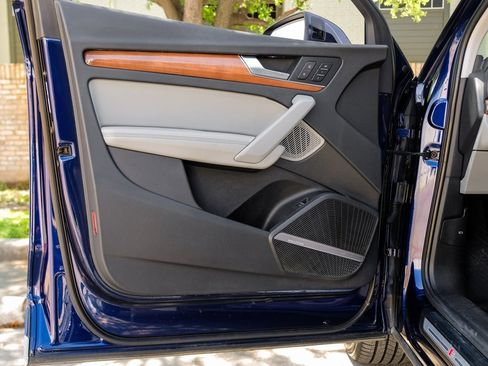 Used 2022 Audi Q5 2.0T Prestige w/ Prestige Package image 54