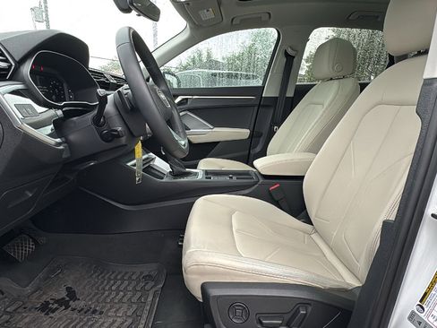 Used 2024 Audi Q3 2.0T Premium AWD/4WD image 9