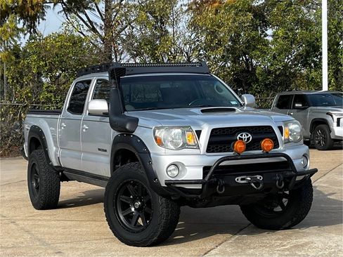 Used 2011 Toyota Tacoma 4x4 Double Cab image 2
