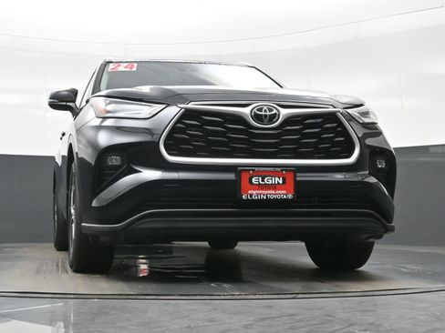 Used 2024 Toyota Highlander XLE AWD/4WD image 27