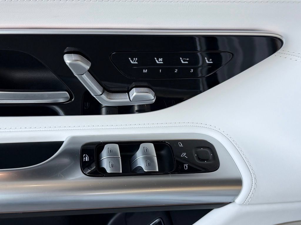 New 2026 Mercedes-Benz Maybach SL 680 image 13