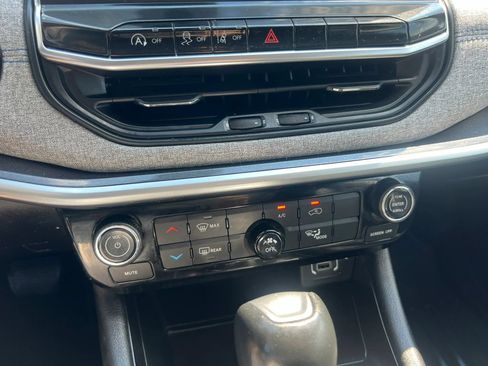 Used 2022 Jeep Compass Latitude AWD/4WD image 24