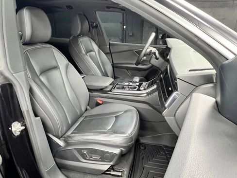 Used 2019 Audi Q8 Premium w/ Convenience Package AWD/4WD image 8