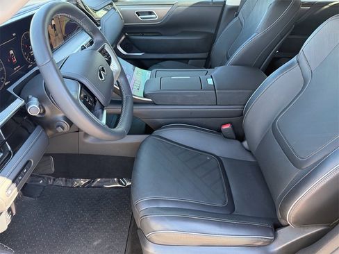 Used 2025 INFINITI QX80 Luxe image 15