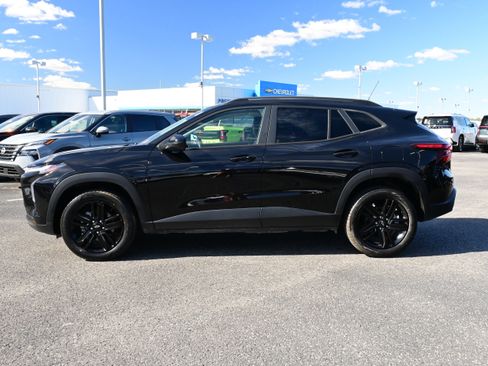 Used 2024 Chevrolet Trax ACTIV image 7