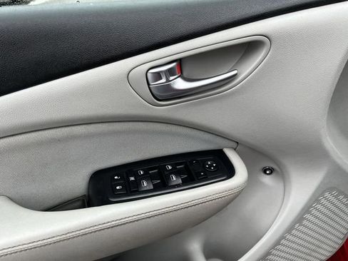 Used 2013 Dodge Dart SXT image 17