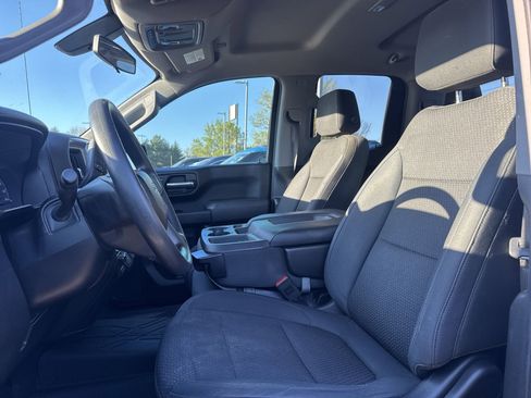 Used 2019 Chevrolet Silverado 1500 Custom Trail Boss w/ Custom Convenience Package image 3