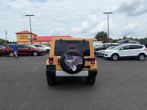 Used 2014 Jeep Wrangler Unlimited Sahara w/ Connectivity Group AWD/4WD image 4
