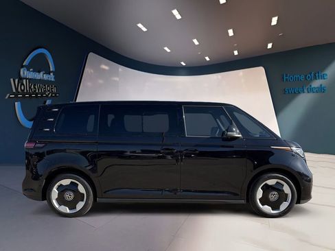 New 2025 Volkswagen ID. Buzz Pro S RWD image 4