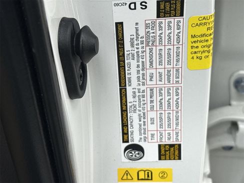 Used 2019 Toyota RAV4 Limited image 44