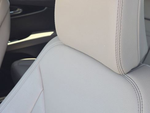 Used 2022 Lincoln Nautilus FWD w/ Premium Package image 18