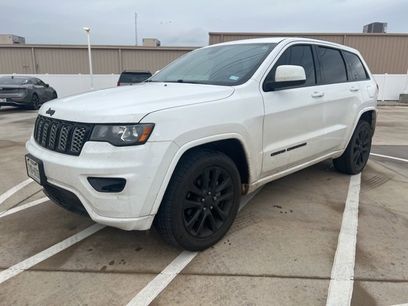 Used 2017 Jeep Grand Cherokee Altitude