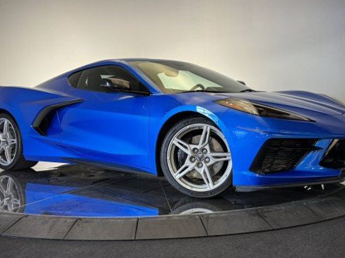 Used 2024 Chevrolet Corvette Stingray Premium Cpe w/ Z51 Performance Package RWD image 17