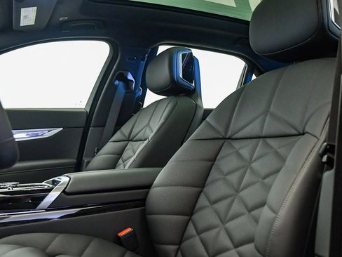 New 2026 BMW 740i w/ Premium Package image 24