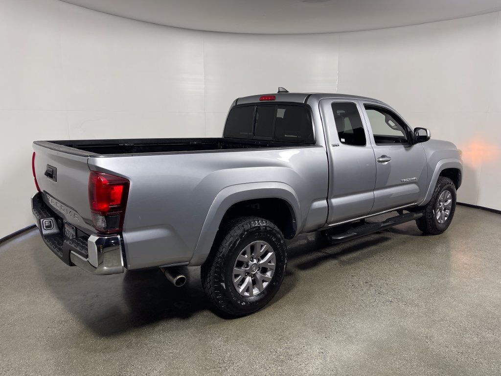 Certified 2018 Toyota Tacoma SR5 w/ SR5 Appearance Package (SM) RWD image 3