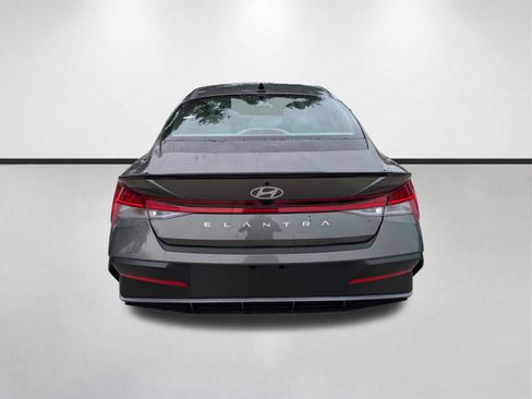 New 2026 Hyundai Elantra SEL Sport FWD image 5